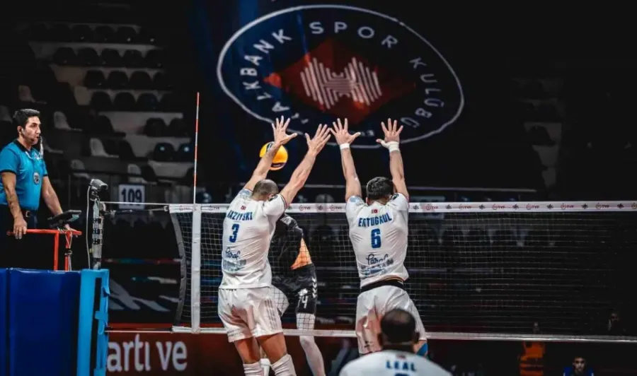 Halkbank, Spor Toto’yu 3-0 geçerek seriyi sürdürdü