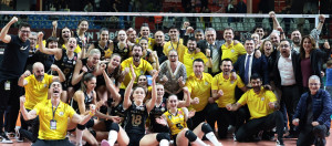 VakıfBank, Fenerbahçe’yi yine altın sette geçerek CEV Şampiyonlar Ligi’nde Final-Four’a çıktı