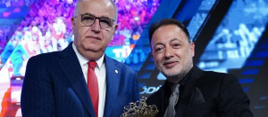 TVF Başkanı Üstündağ'a ,  “Türk Voleyboluna Üstün Hizmet Ödülü