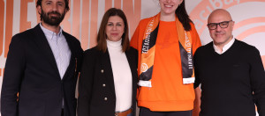 Eczacıbaşı Dynavit, Dana Rettke ile sözleşme yeniledi